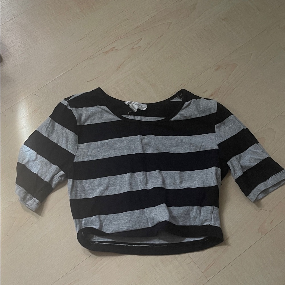 Forever 21 Black and Gray Striped Short Sleeve Tee crop top